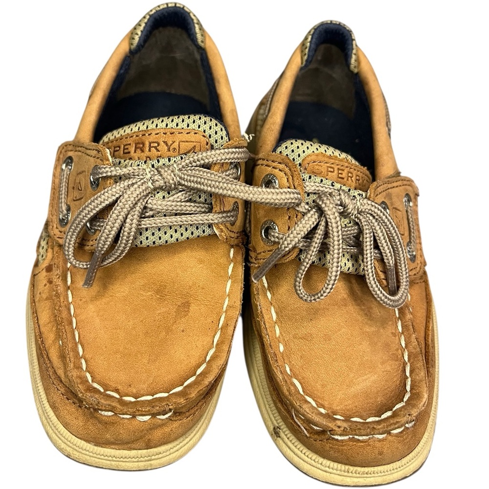 Sperry Tan Boat Shoes with‎ Moccasin Stitching and Non-Marking Soles